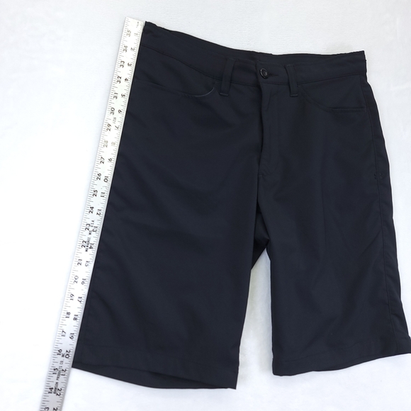 Under‎ Armour Shorts Mens 32 Black Solid Heatgear 9" Inseam Golf Casual Chino - Picture 3 of 6